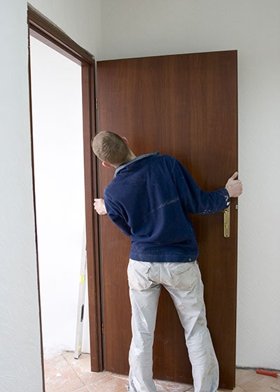 Восстанавливаем фурнитуру.